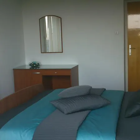 לינה וארוחת בוקר Pansion Margerita 3*