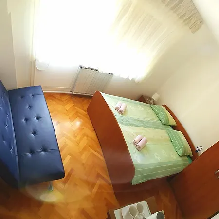 Pansion Margerita Couette-café 3*